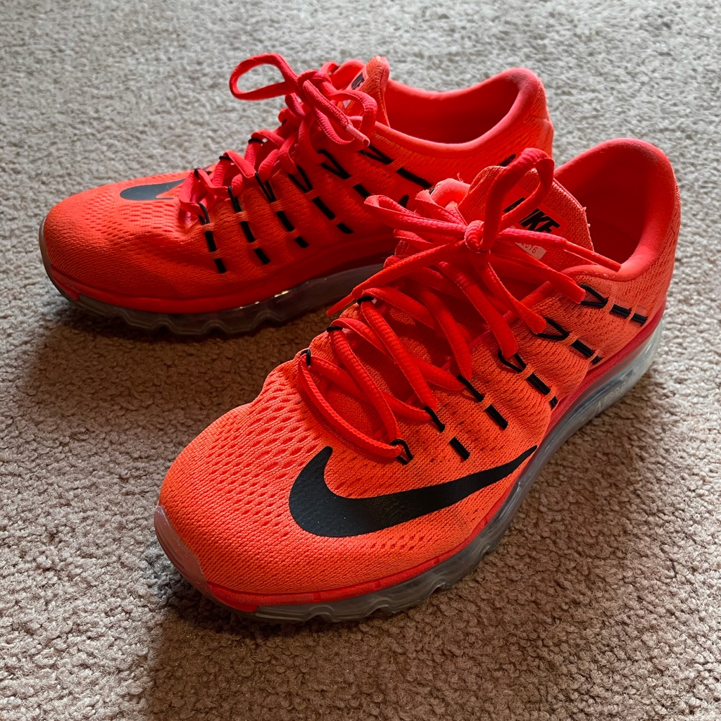 Nike Air Max 2016 Running  Preowned  Size 75